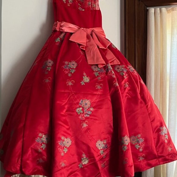 Princess Dress collab between Chasing Fireflies and Disney - Picture 2 of 12